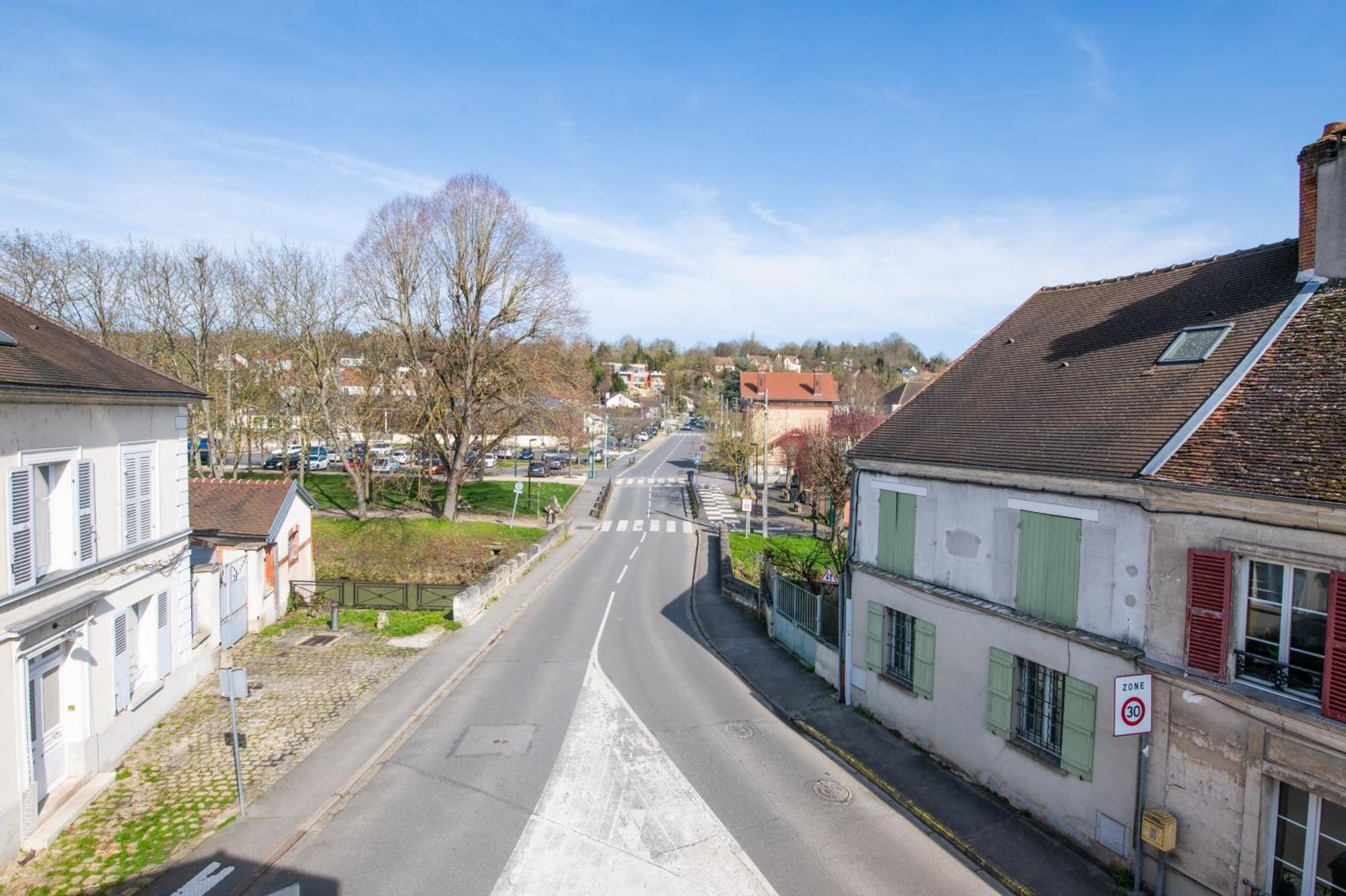 Apartment Le 27 - Cosy - 15min Crecy-la-Chapelle